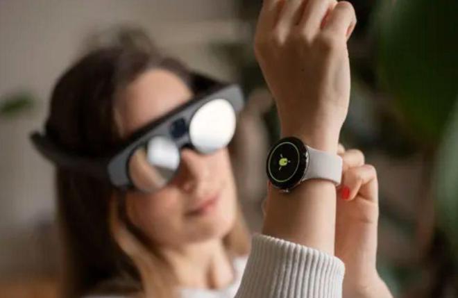 kaiyun登录入口登录苹果Vision Pro国行版开售；国外新应用将智能手表转为AR输入设备(图3)