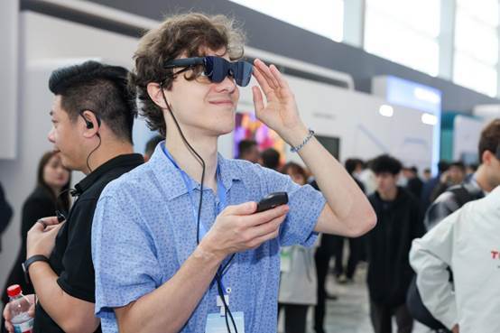 超越模型内卷TCL的“AI向实”正重塑中国制造升维路径(图4)